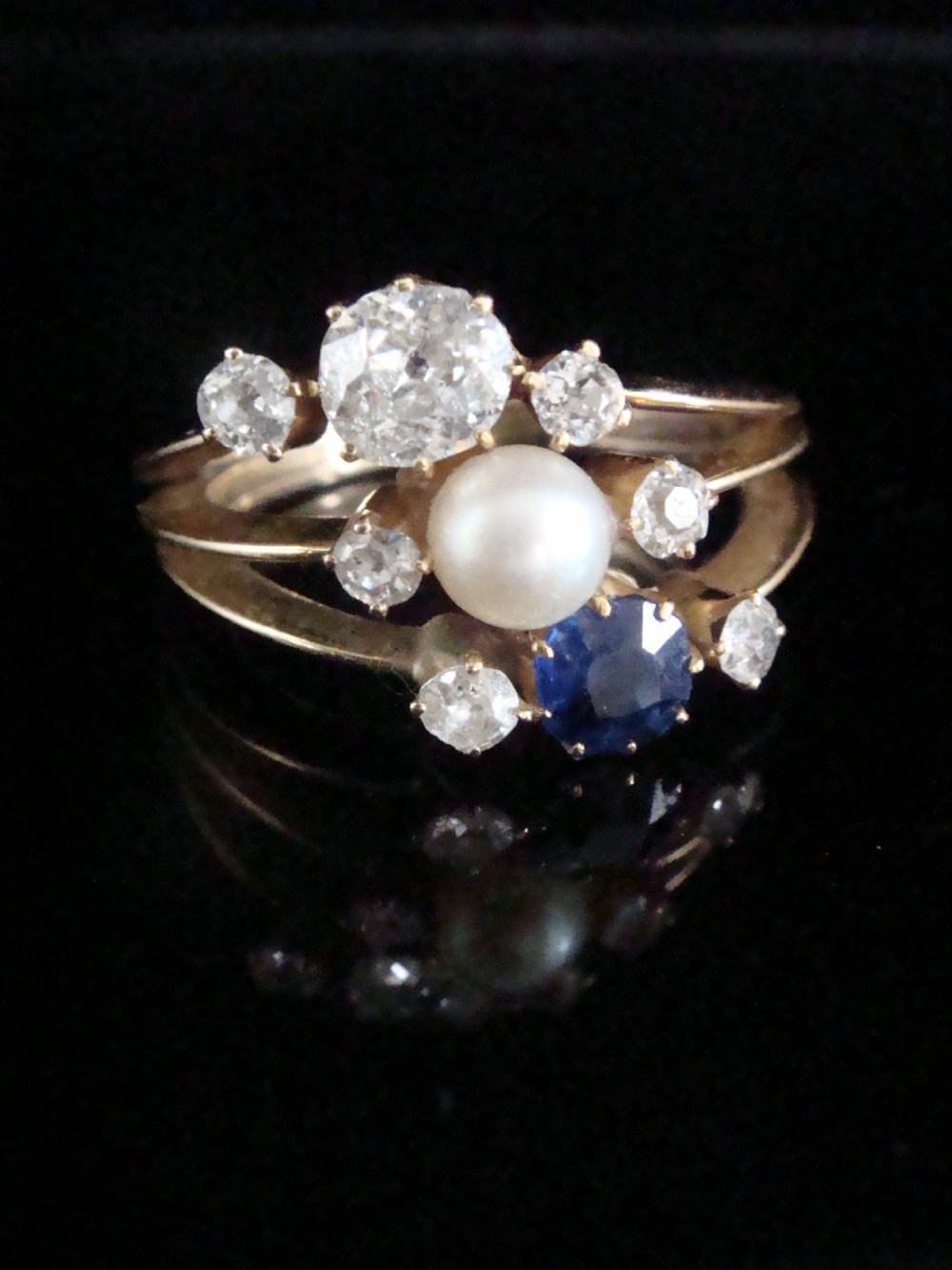 EDWARDIAN FRENCH 18CT YELLOW GOLD NATURAL SAPPHIRE DIAMOND NATURAL PEARL RING View III