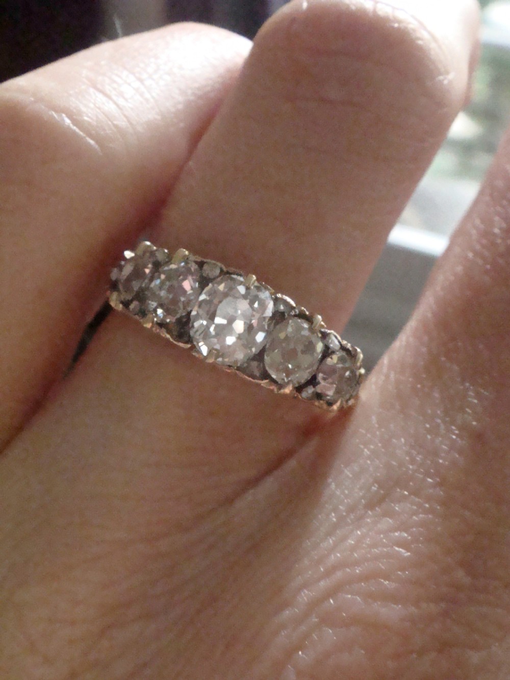 Victorian 18ct yellow gold old cut diamond 1.55ct 5 stone ring View IV