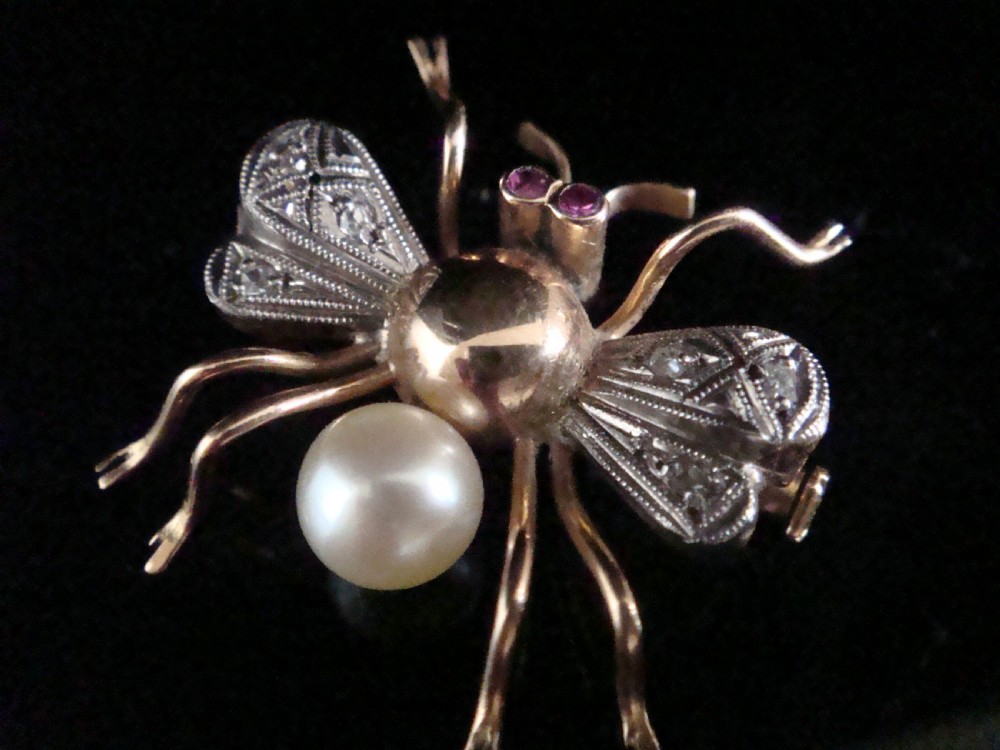 EDWARDIAN 18CT ROSE CUT DIAMOND RUBY PEARL BEE BROOCH