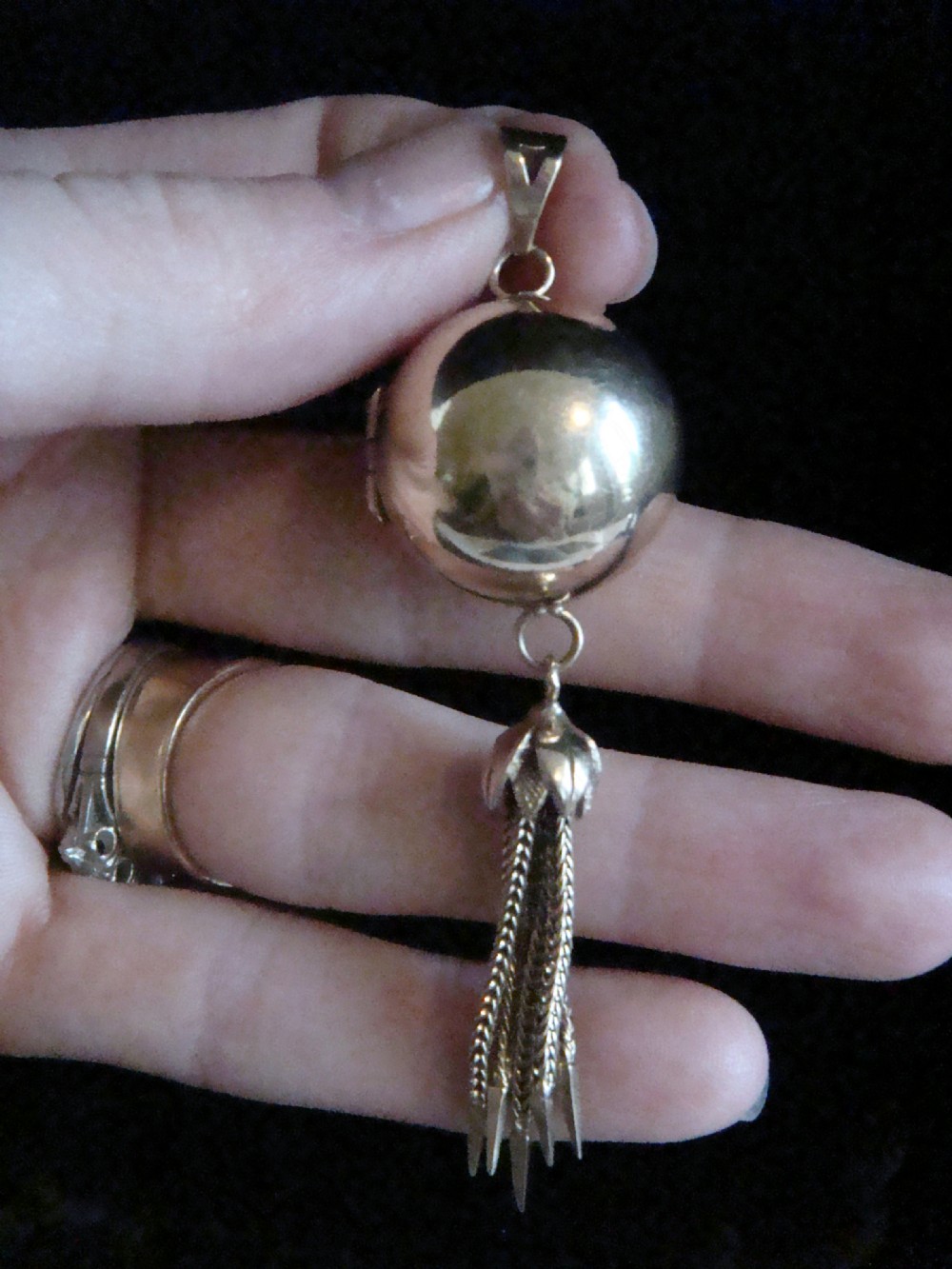 VERY LARGE EDWARDIAN/ VINTAGE  9CT YELLOW GOLD ORB LOCKET PENDANT View VII