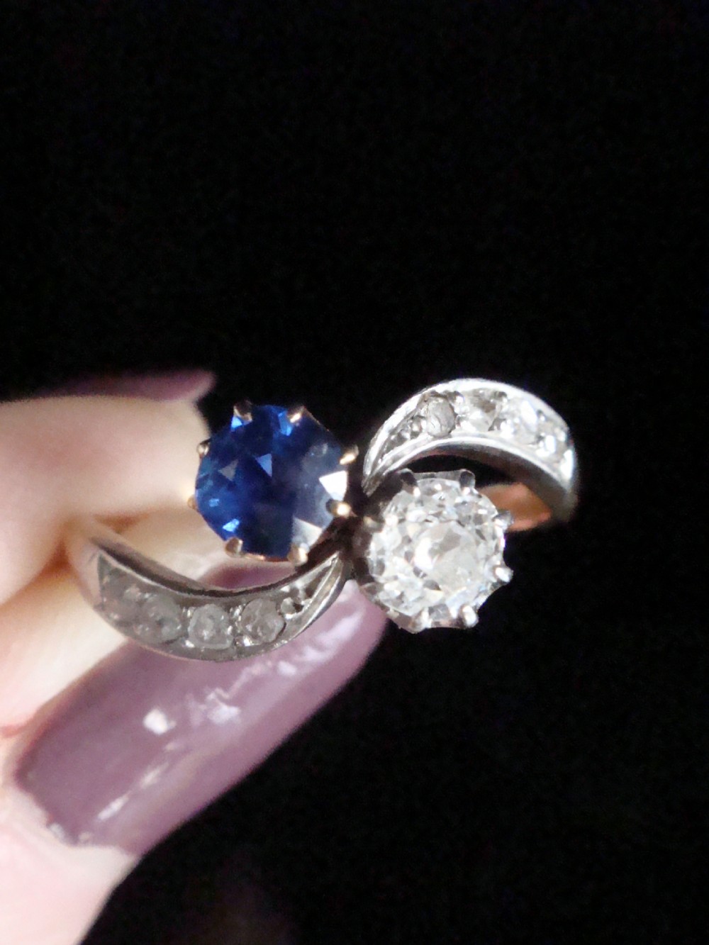 FRENCH EDWARDIAN 18CT YELLOW GOLD SAPPHIRE OLD CUT DIAMOND TOI ET MOI RING View III