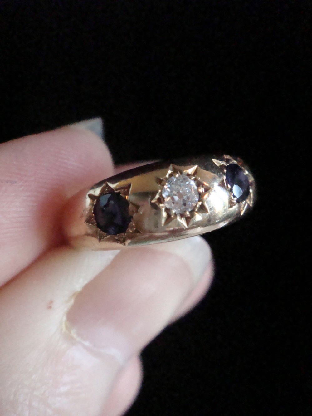 VICTORIAN 18CT YELLOW GOLD SAPPHIRE DIAMOND STAR OLD CUT DIAMOND GYPSY BAND View IV