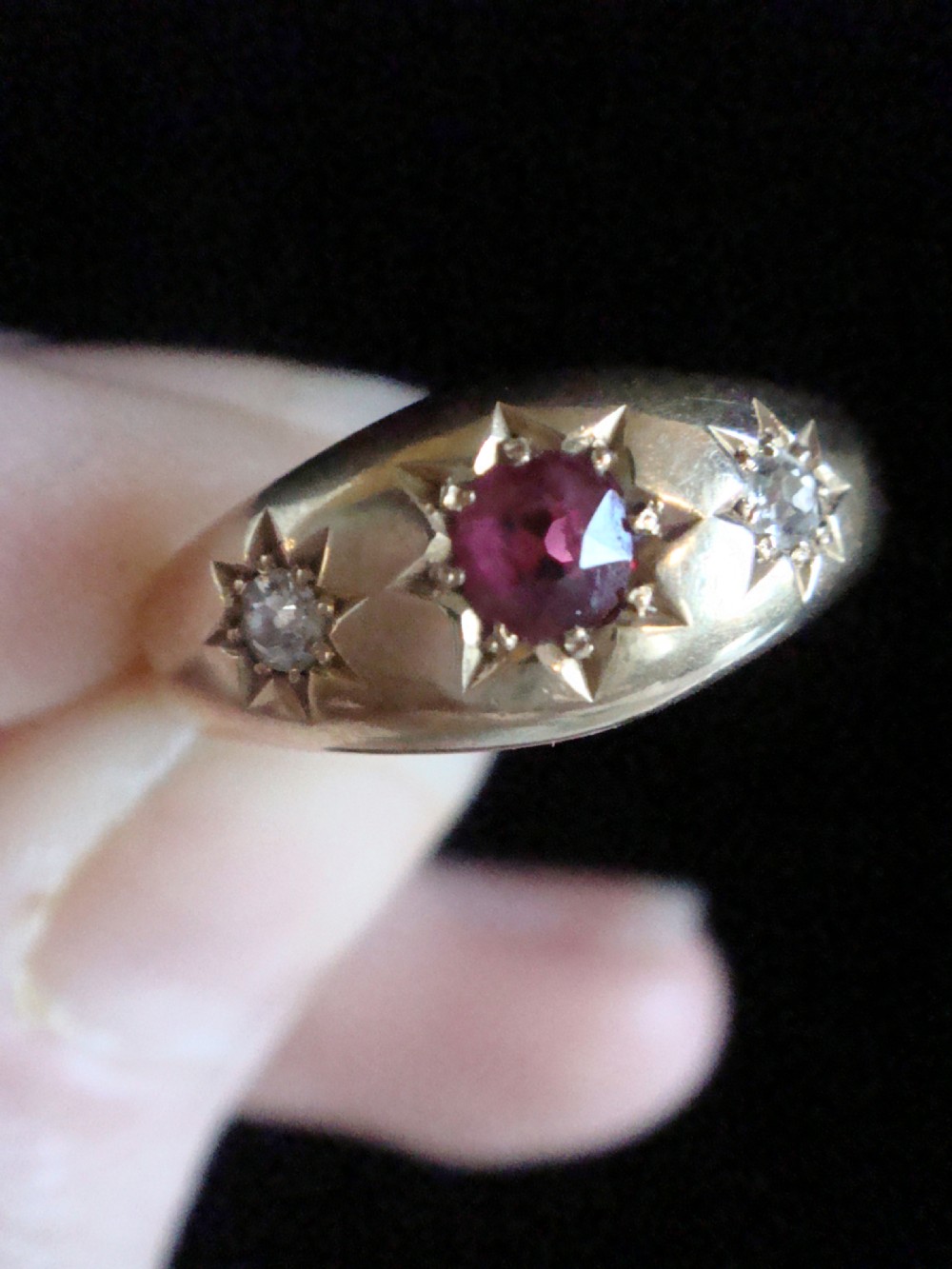 VICTORIAN 18CT YELLOW GOLD RUBY DIAMOND STAR OLD CUT DIAMOND GYPSY BAND View IV