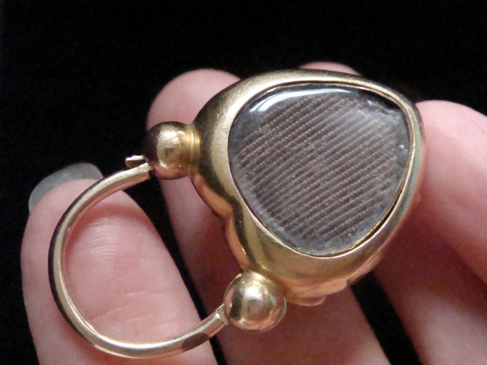 VICTORIAN HIGH CARAT 15CT LARGE CABOCHON GARNET HEART PADLOCK LOCKET 9.4G View IV