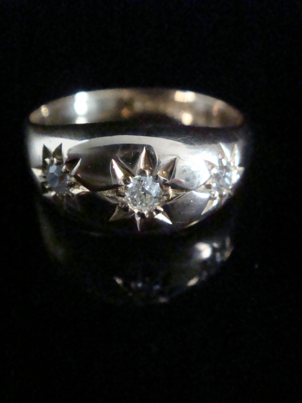 EDWARDIAN 18CT ORNATE YELLOW GOLD BAND OLD CUT DIAMOND STAR GYPSY BAND View IV