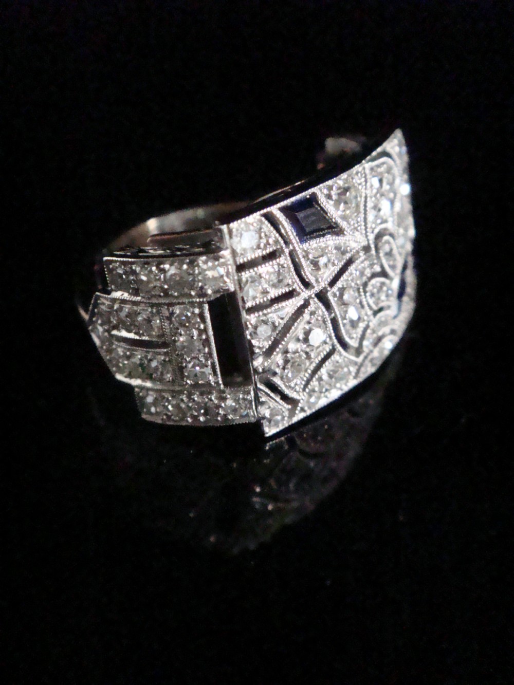 Art Deco 1920s 18ct 18k platinum natural sapphire diamond commissioned pave ring View III