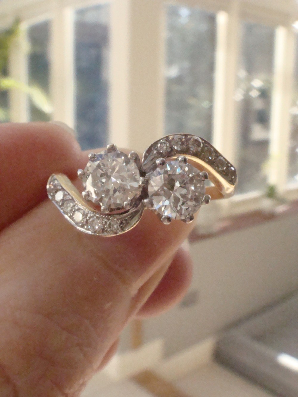 EDWARDIAN 18CT PLATINUM 1.30CT TRANSITIONAL CUT TOI ET MOI H-I COLOUR VS1-SI1 View III