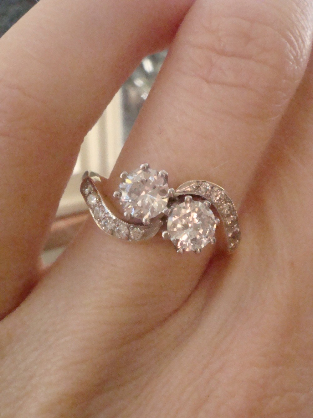 EDWARDIAN 18CT PLATINUM 1.30CT TRANSITIONAL CUT TOI ET MOI H-I COLOUR VS1-SI1 View IV