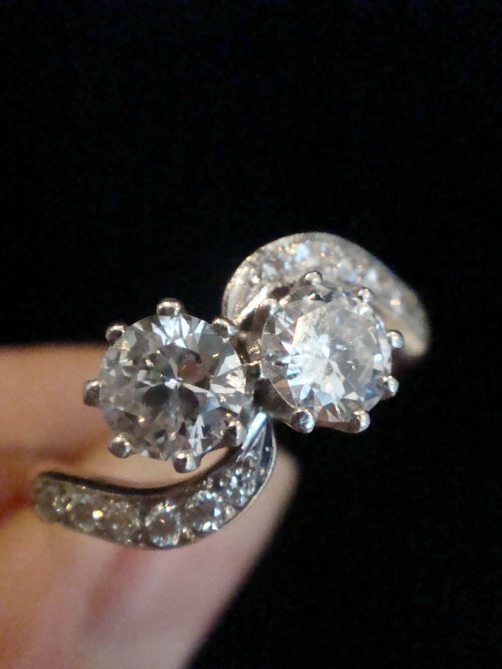 EDWARDIAN 18CT PLATINUM 1.30CT TRANSITIONAL CUT TOI ET MOI H-I COLOUR VS1-SI1 View X