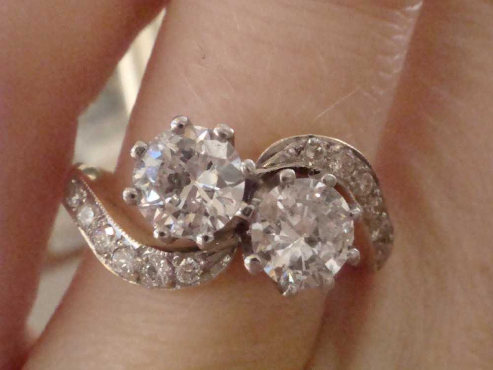 EDWARDIAN 18CT PLATINUM 1.30CT TRANSITIONAL CUT TOI ET MOI H-I COLOUR VS1-SI1 View XI