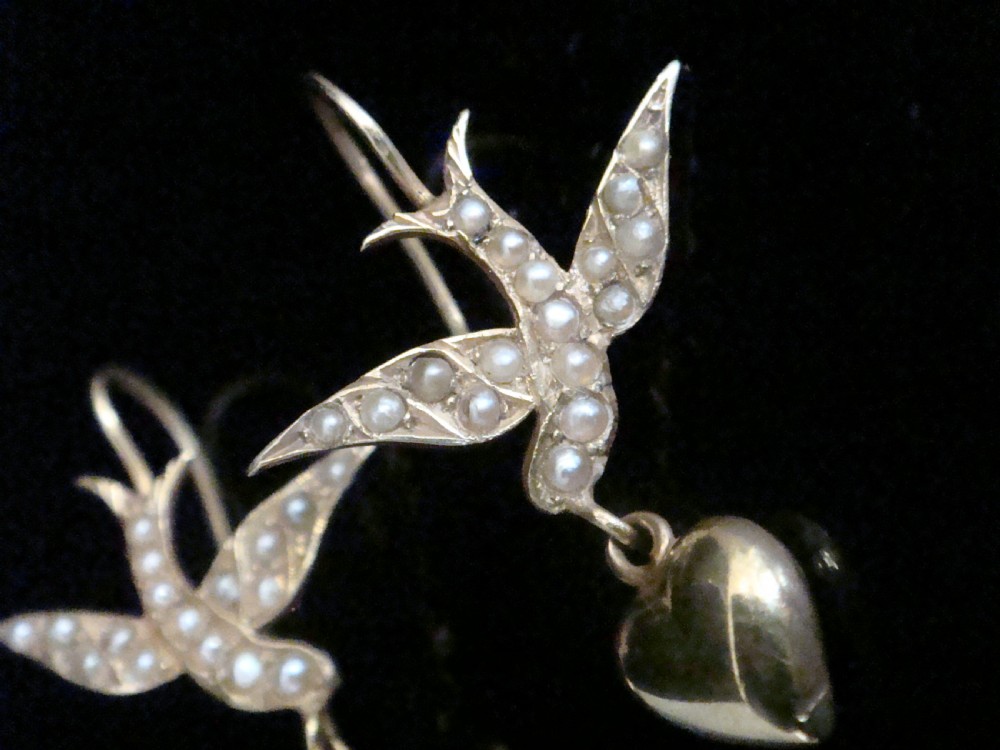 EDWARDIAN VICTORIAN 9CT YELLOW GOLD PUFF HEART SEED PEARL SWALLOW DROP EARRINGS View II
