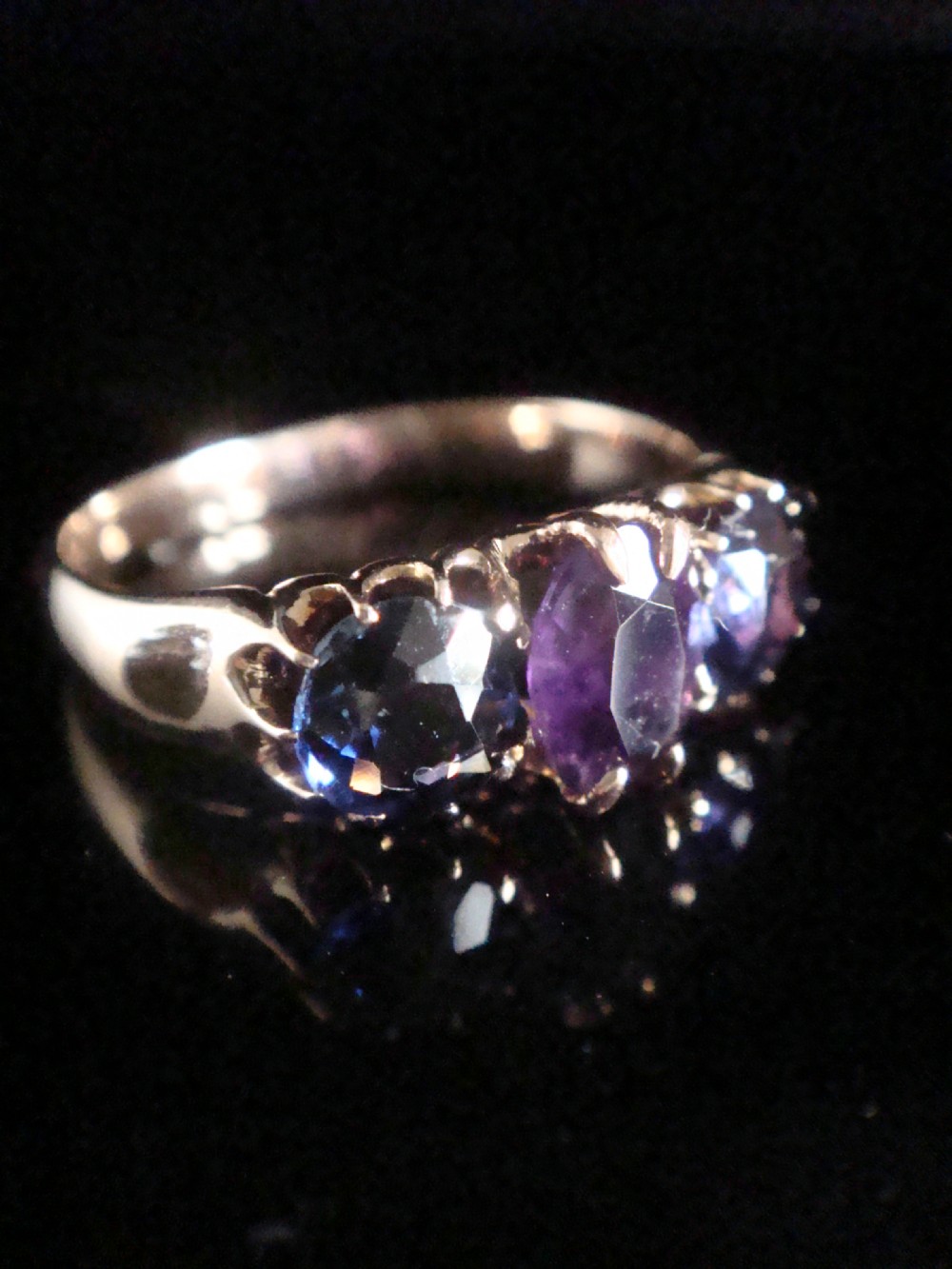 EDWARDIAN 9CT ROSE GOLD NATURAL SAPPHIRE AMETHYST 3 STONE RING
