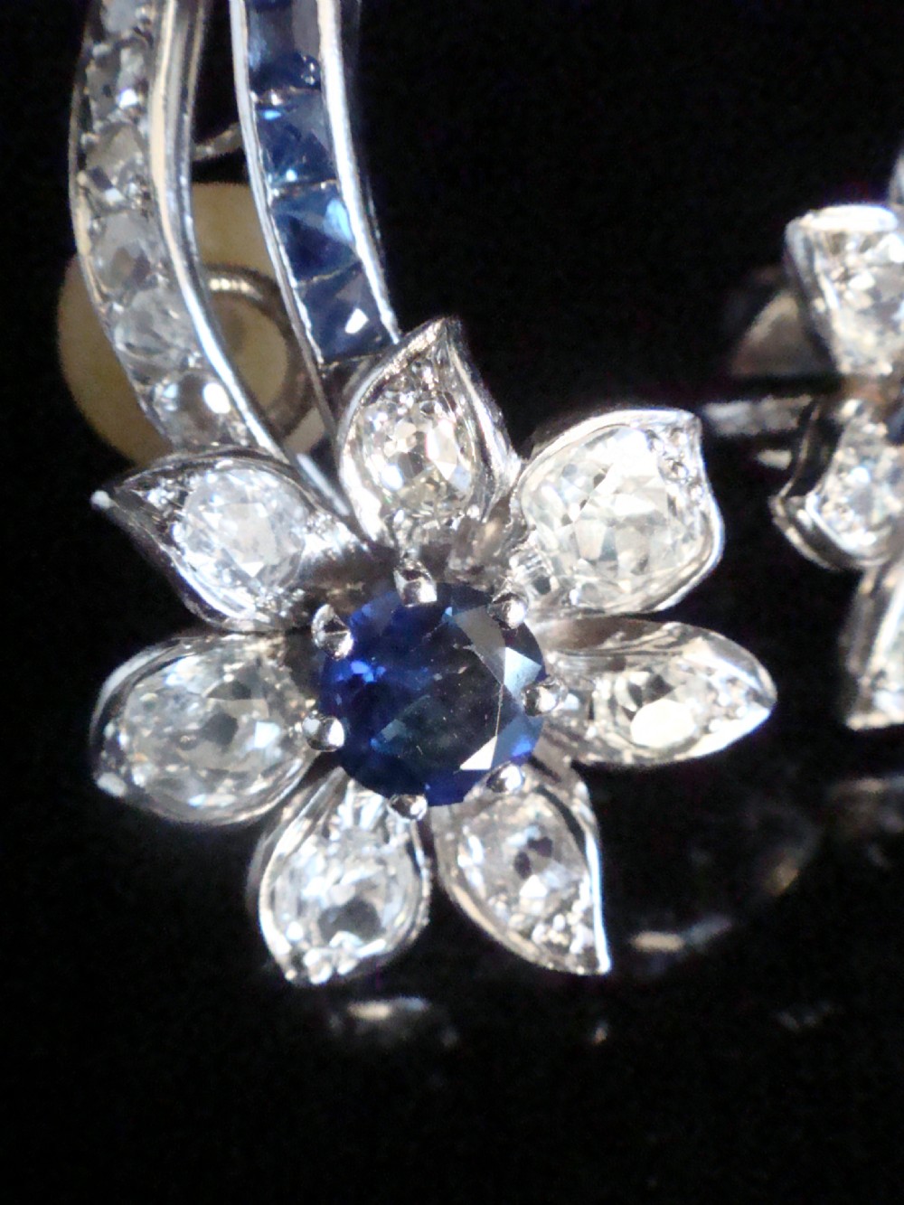 ART DECO 1920 18CT WHITE GOLD PLATINUM SAPPHIRE DIAMOND CLIP EARRINGS 2.30ct  View II
