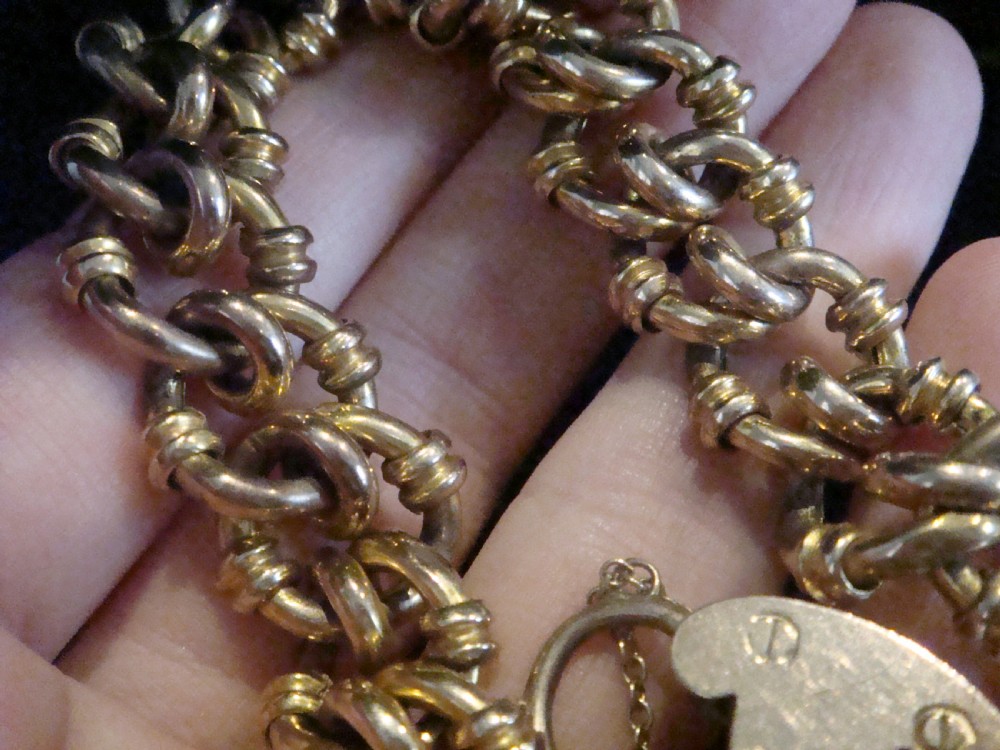 VERY CHUNKY EDWARDIAN 9CT THICK ROSEY YELLOW GOLD HEART PADLOCK BRACELET 32.2G View IV