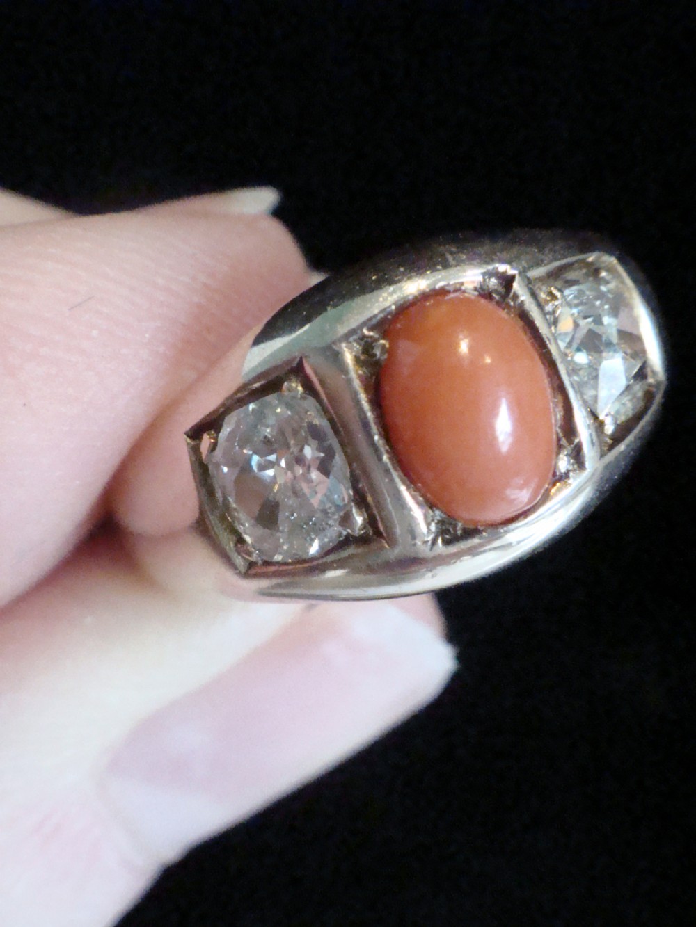 VICTORIAN 15CT YELLOW GOLD NATURAL CORAL DIAMOND OLD CUT DIAMOND 0.80 GYPSY BAND View IV