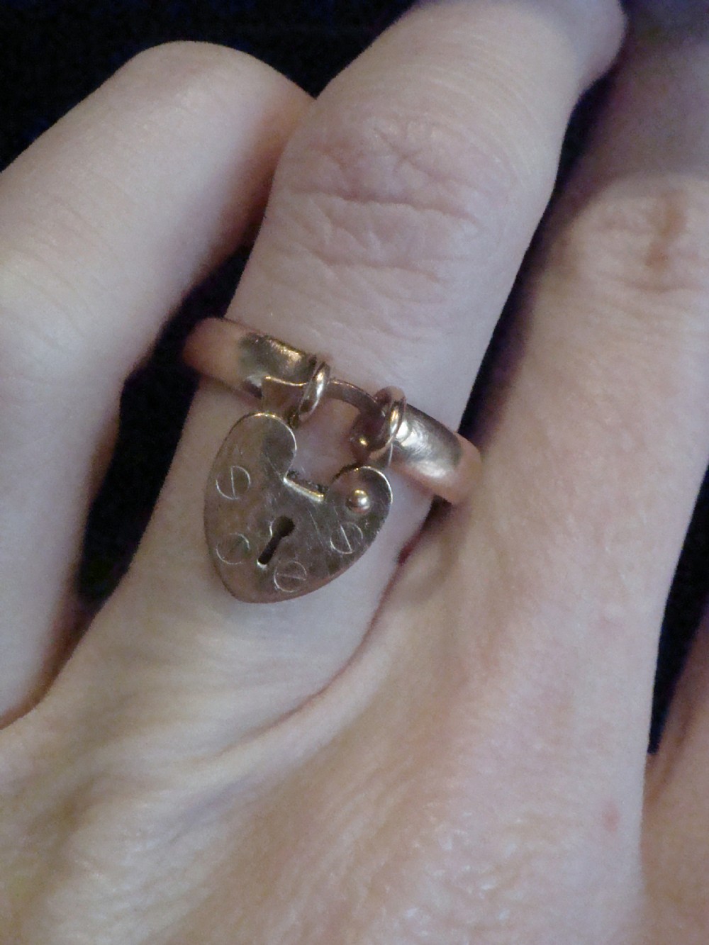 EDWARDIAN 9CT PADLOCK HEART RING 3G View III