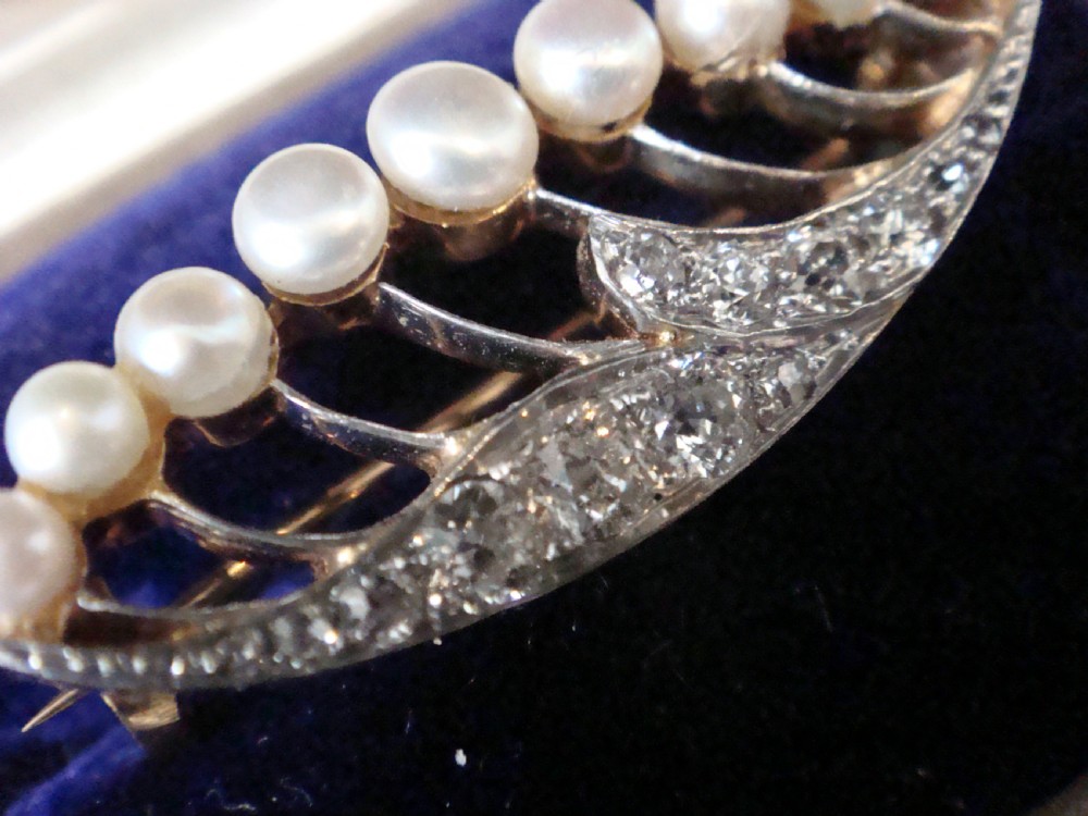 EDWARDIAN 18CT PLATINUM NATURAL PEARL DIAMOND BROOCH IN ORIGINAL FITTED BOX View II