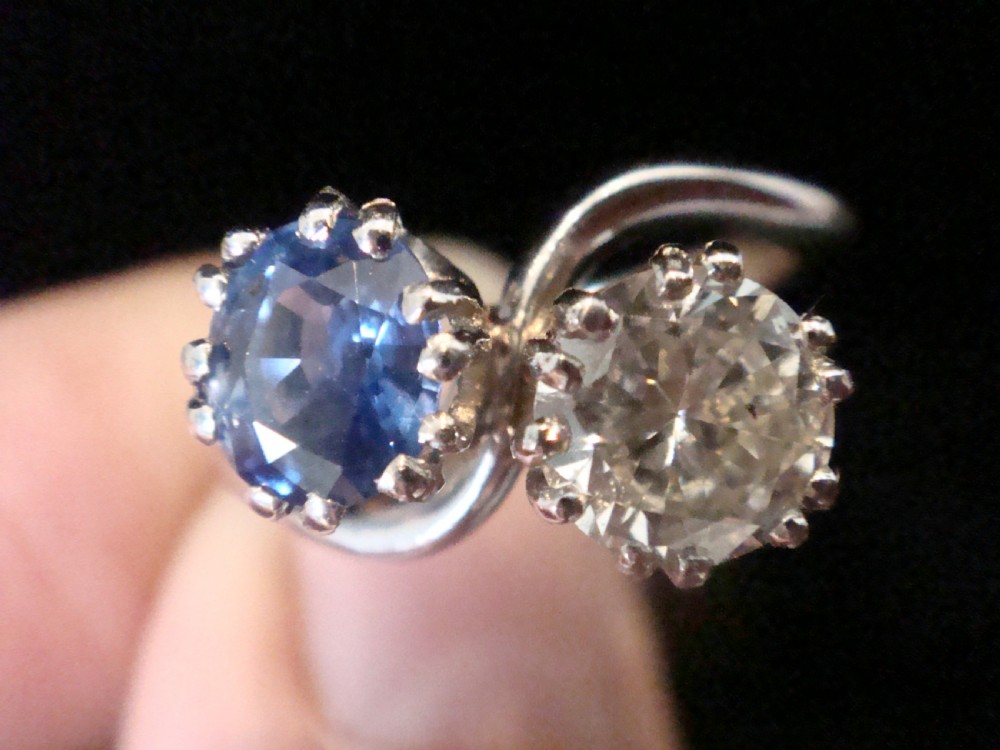 EDWARDIAN 18CT WG SAPPHIRE OLD TRANSITIONAL CUT DIAMOND 0.85CT TOI ET MOI RING View III