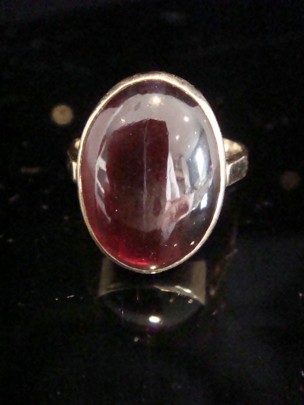 EDWARDIAN 9CT LARGE CABOCHON GARNET RING 5.1G RING SIZE O 1/2