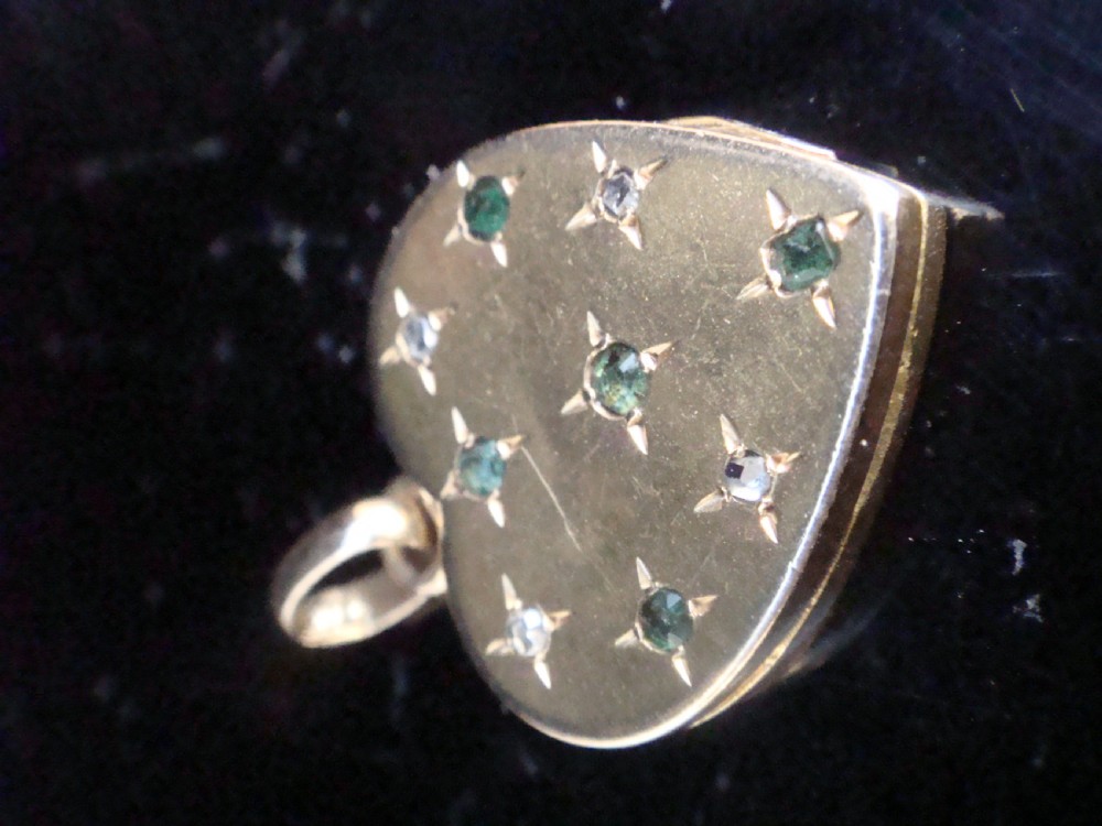 EDWARDIAN 18CT YELLOW GOLD EMERALD AND DIAMOND HEART LOCKET View II