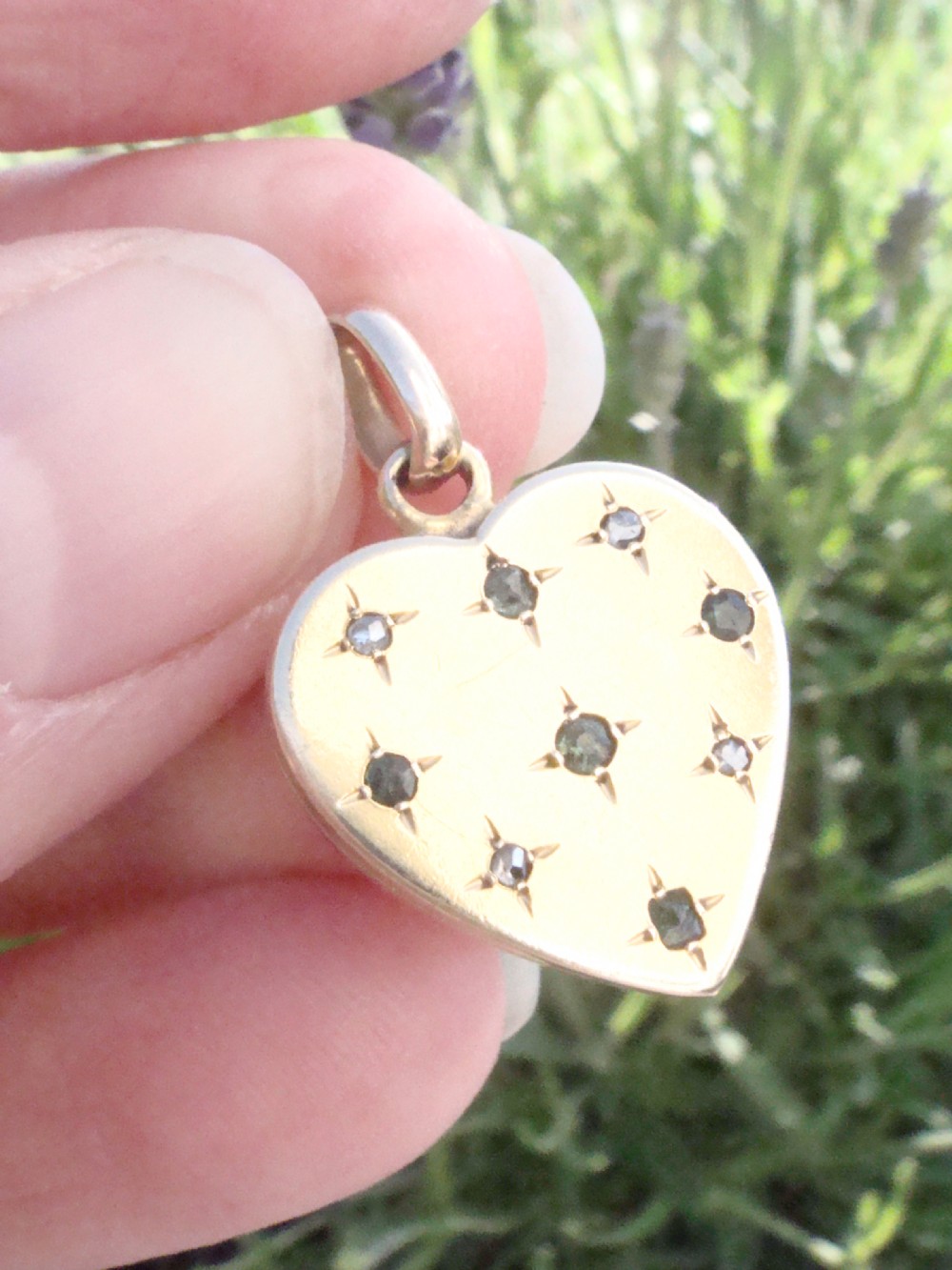 EDWARDIAN 18CT YELLOW GOLD EMERALD AND DIAMOND HEART LOCKET View III