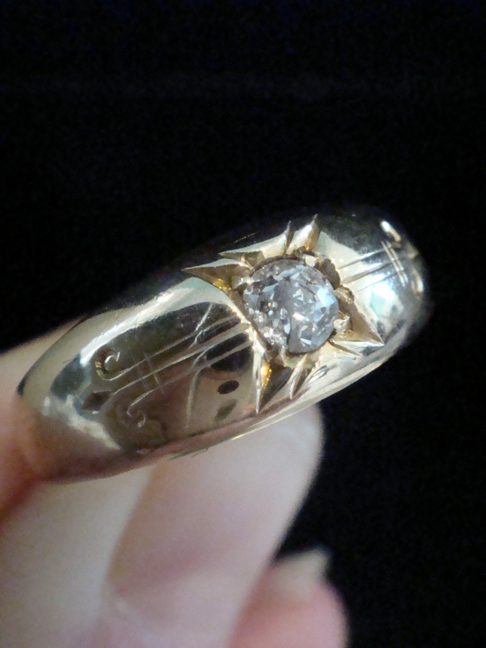EDWARDIAN 18CT YELLOW GOLD OLD CUT DIAMOND RING 3.6G 0.20ct View V