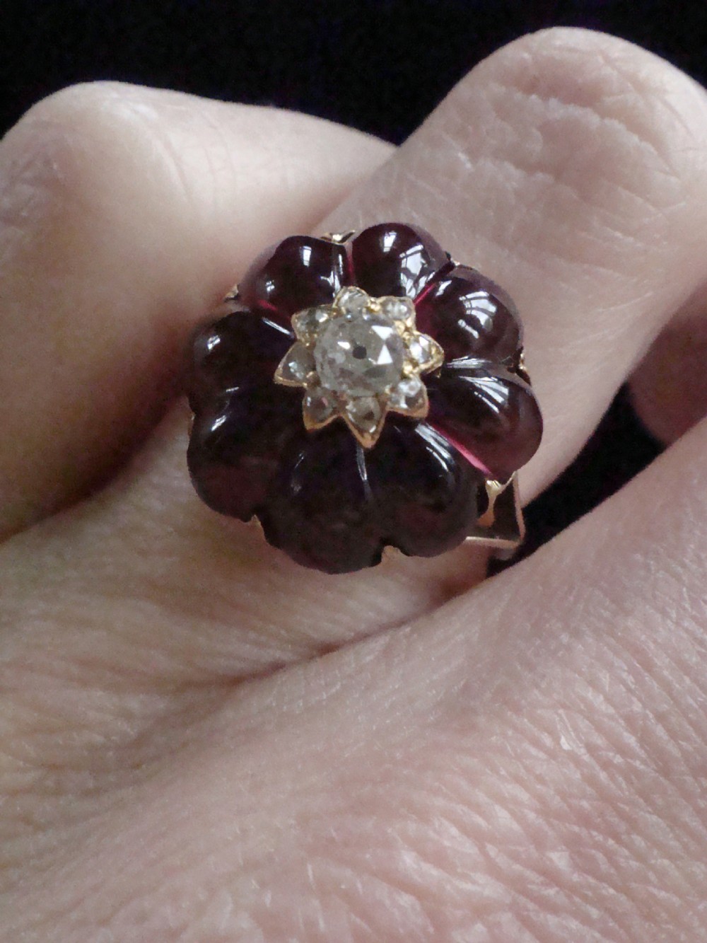 VICTORIAN 15CT CABOCHON GARNET OLD CUT DIAMOND STAR CLUSTER View III