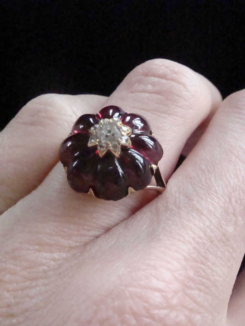 VICTORIAN 15CT CABOCHON GARNET OLD CUT DIAMOND STAR CLUSTER View IV