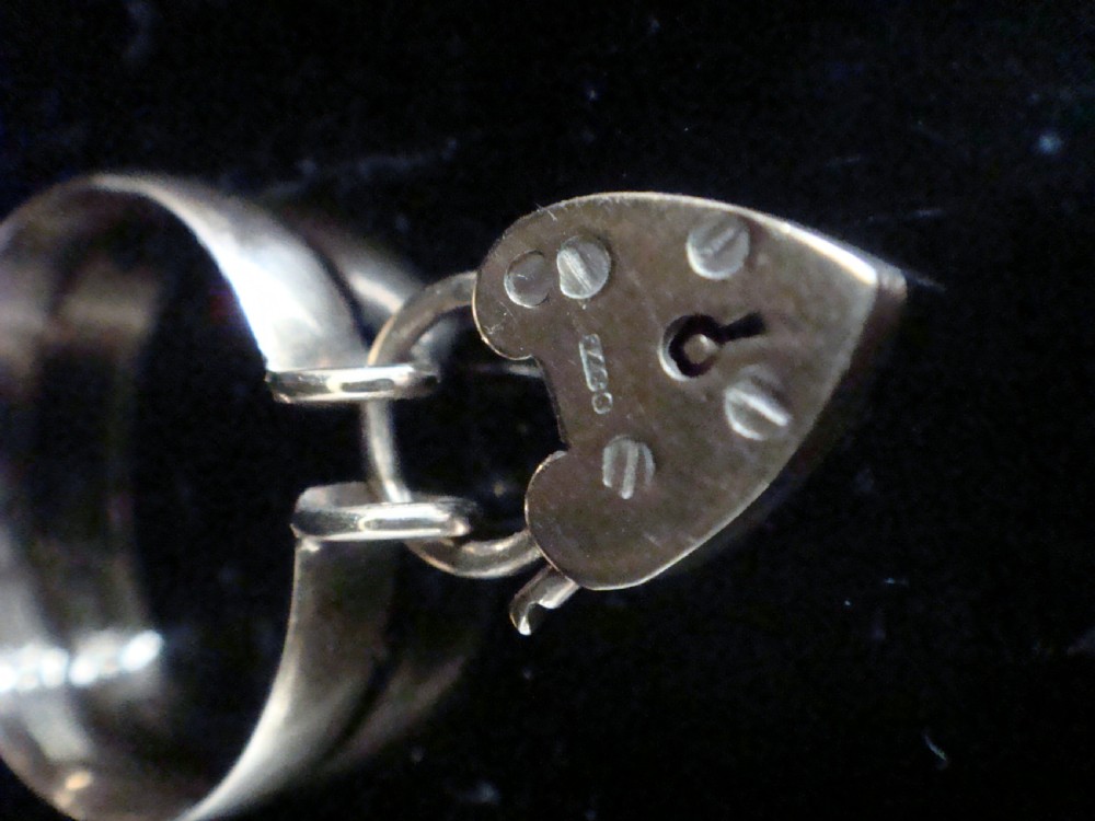 EDWARDIAN 9CT PADLOCK RING View III
