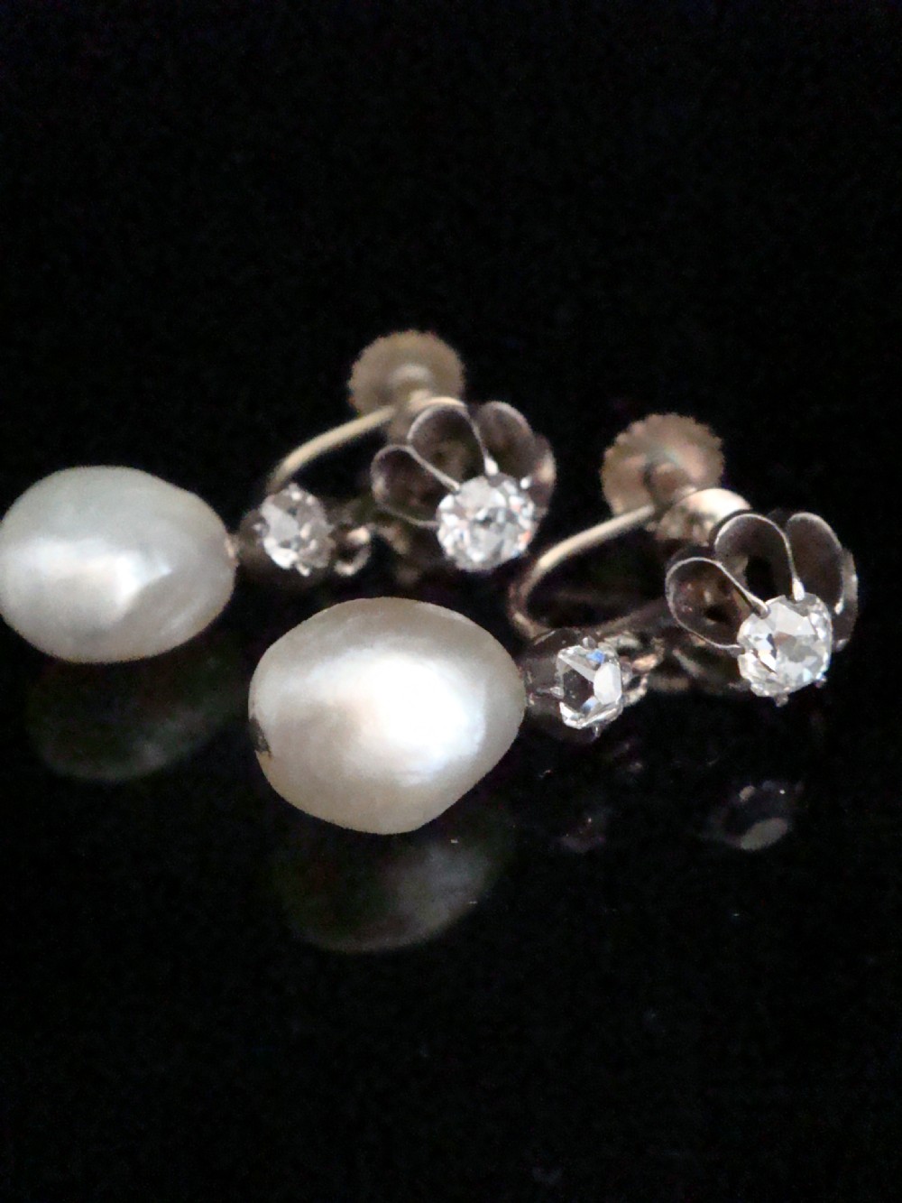 EDWARDIAN 18CT NATURAL SALTWATER PEARL OLD CUT DIAMOND EARRINGS SCREW FIXING View II