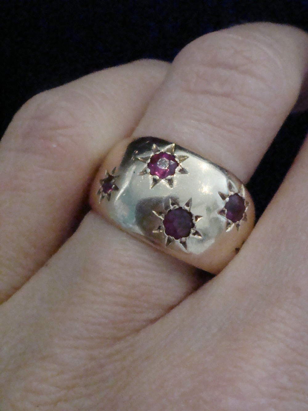 EDWARDIAN 9CT YELLOW GOLD THICK STAR CELESTIAL RUBY BOMBE GYPSY RING View II
