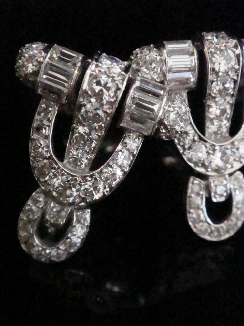 ART DECO FRENCH PLATINUM DIAMOND 3.00CT VS2-Si G-H COLOUR NIGHT & DAY EARRINGS View II