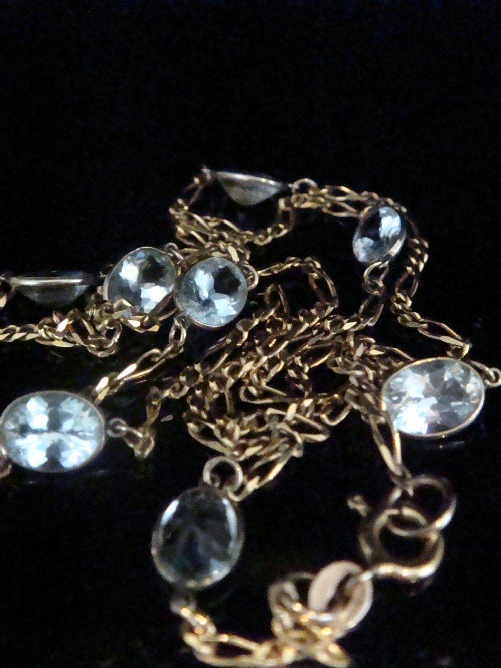 VINTAGE 9CT YELLOW GOLD AQUAMARINE CHAIN 7.3G View III