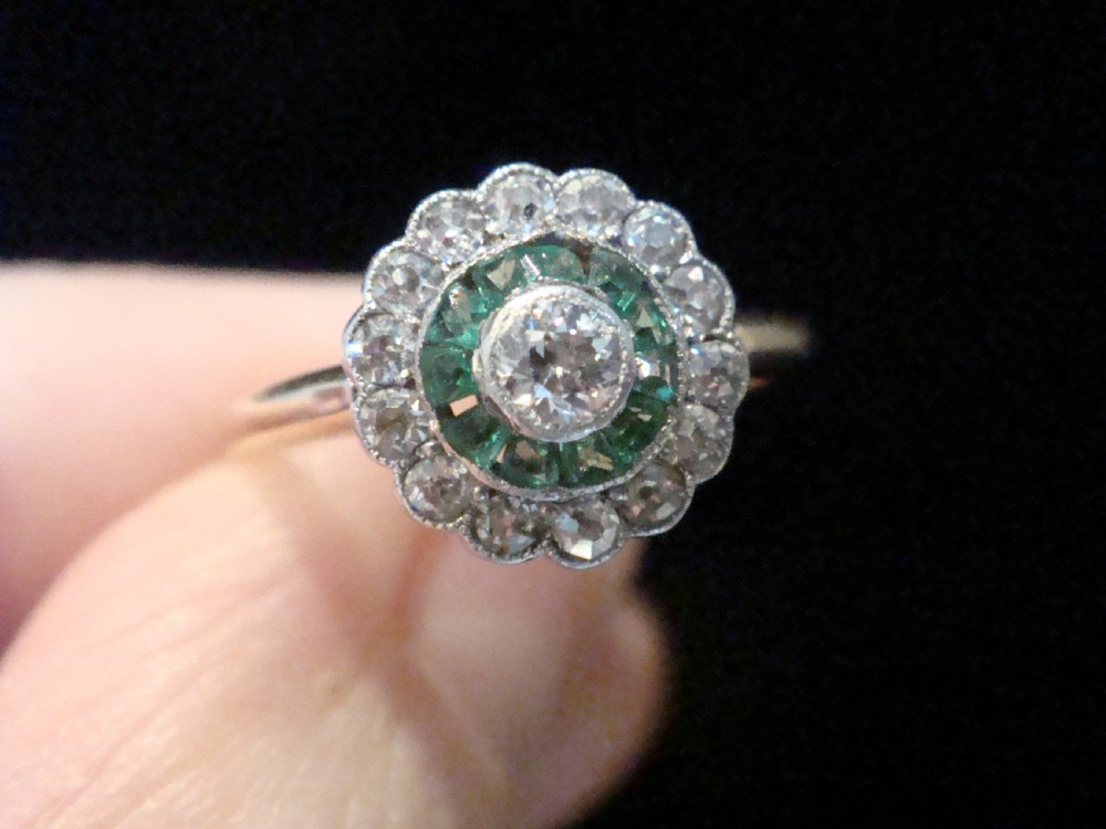 EDWARDIAN ART DECO 18CT EMERALD DIAMOND TARGET CLUSTER RING View III