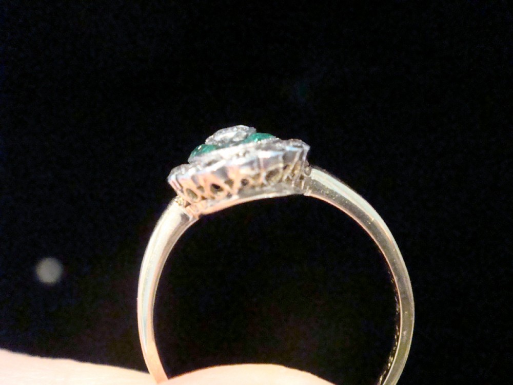 EDWARDIAN ART DECO 18CT EMERALD DIAMOND TARGET CLUSTER RING View IV