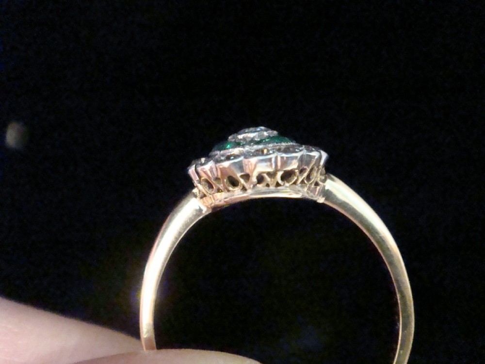 EDWARDIAN ART DECO 18CT EMERALD DIAMOND TARGET CLUSTER RING View V