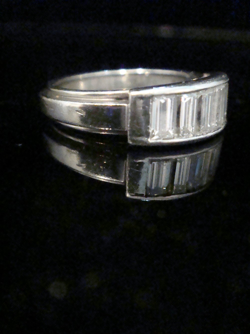ART DECO PLATINUM  BAGUETTE CUT DIAMOND HALF ETERNITY 0.90CT RING View II