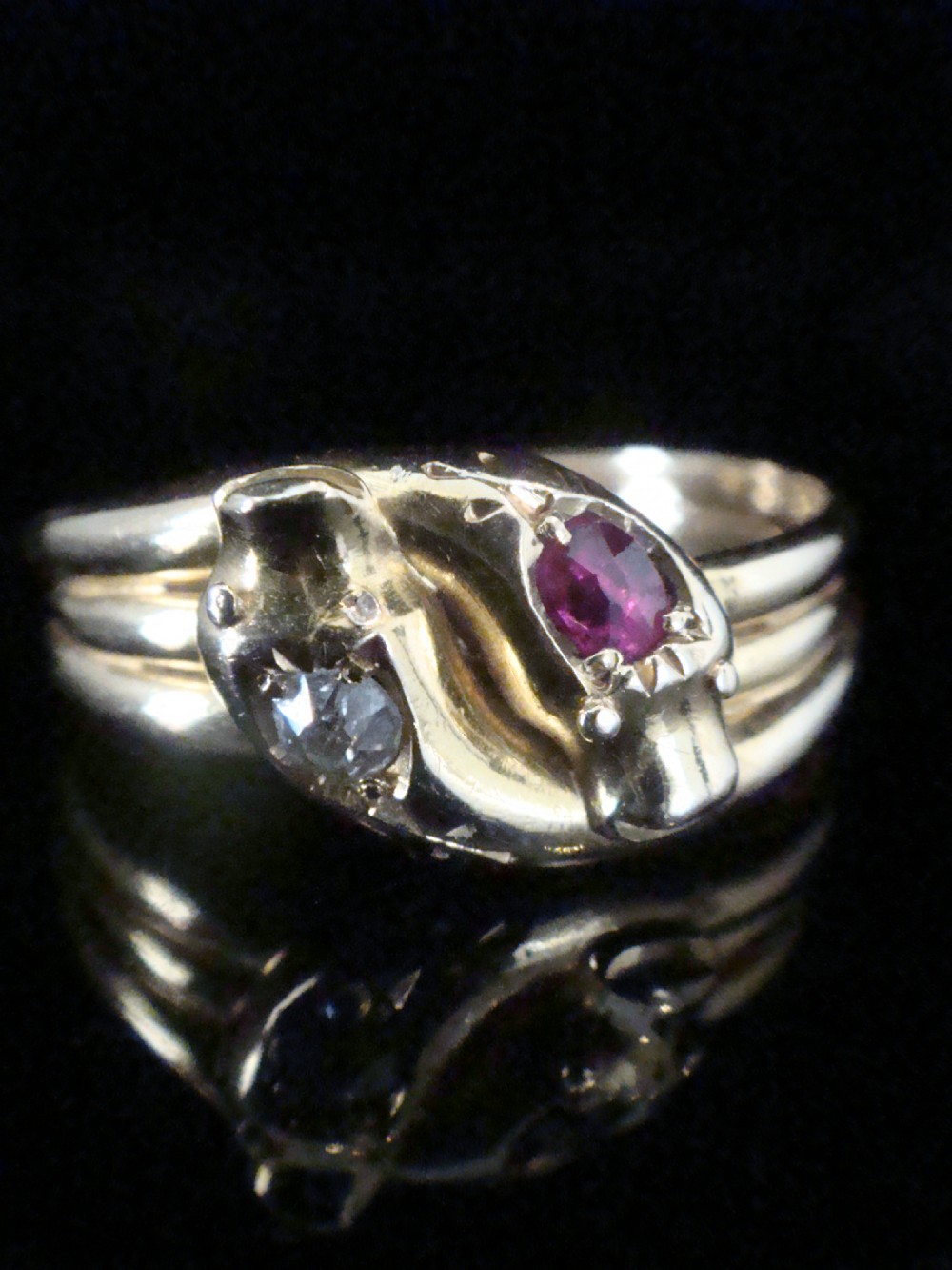 VICTORIAN 18CT RUBY AND OLD CUT DIAMOND DOUBLE SNAKE RING RING SIZE Q View II