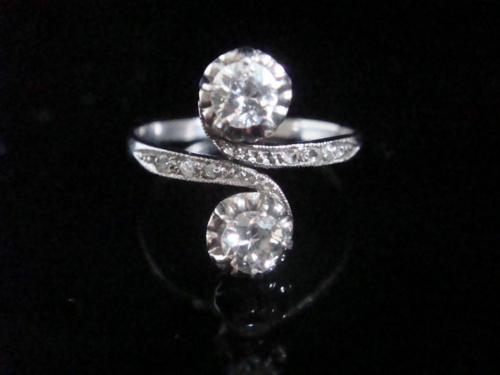 EDWARDIAN 18CT WHITE GOLD OLD CUT DIAMOND TOI ET MOI 0.40CT