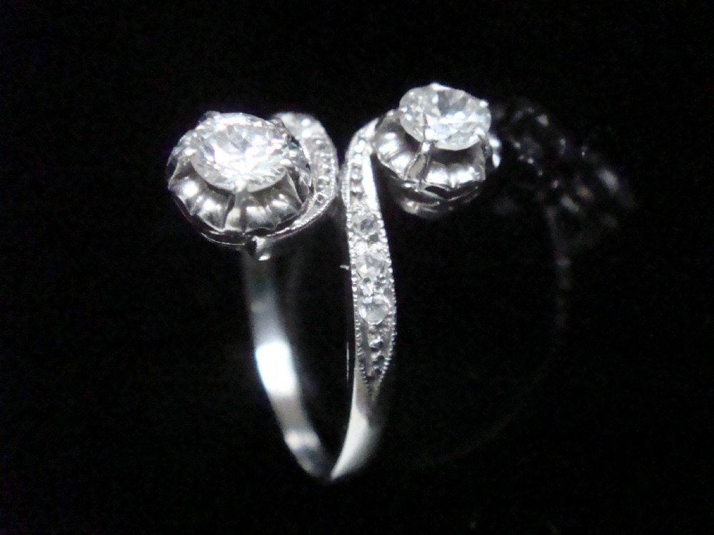 EDWARDIAN 18CT WHITE GOLD OLD CUT DIAMOND TOI ET MOI 0.40CT View III