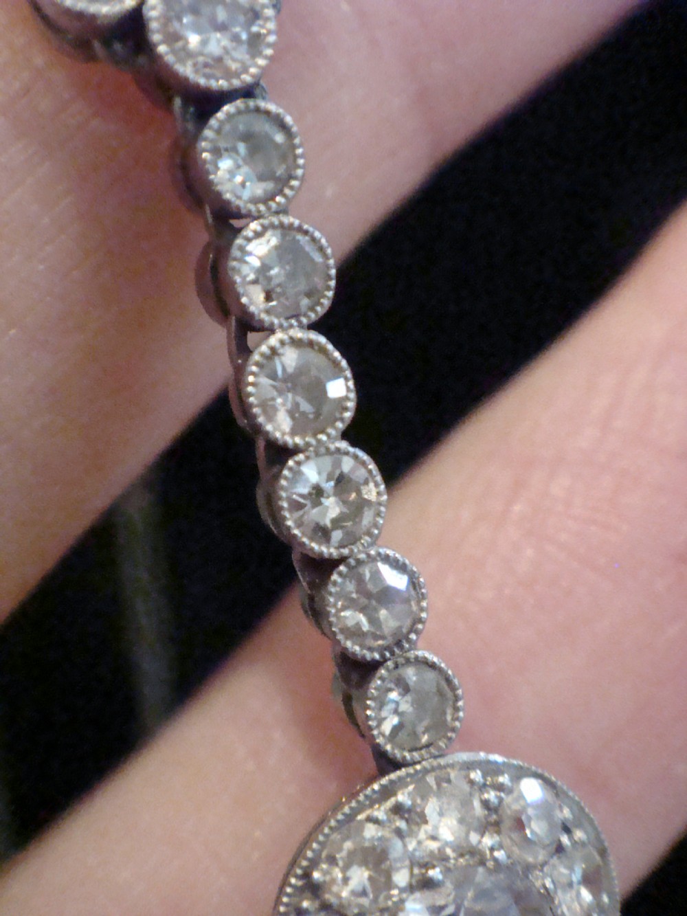 EDWARDIAN FRENCH PLATINUM LARGE OLD CUT DIAMOND NECKLACE 1.10CT View VI