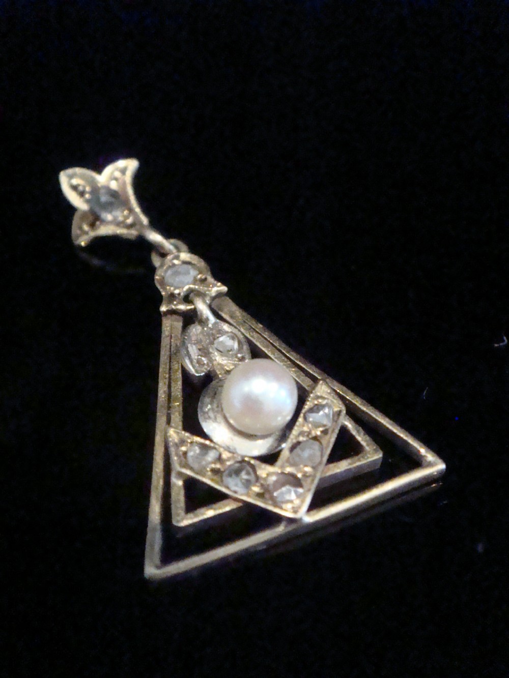 EDWARDIAN FRENCH 18CT YELLOW GOLD PEARL AND DIAMOND PENDANT