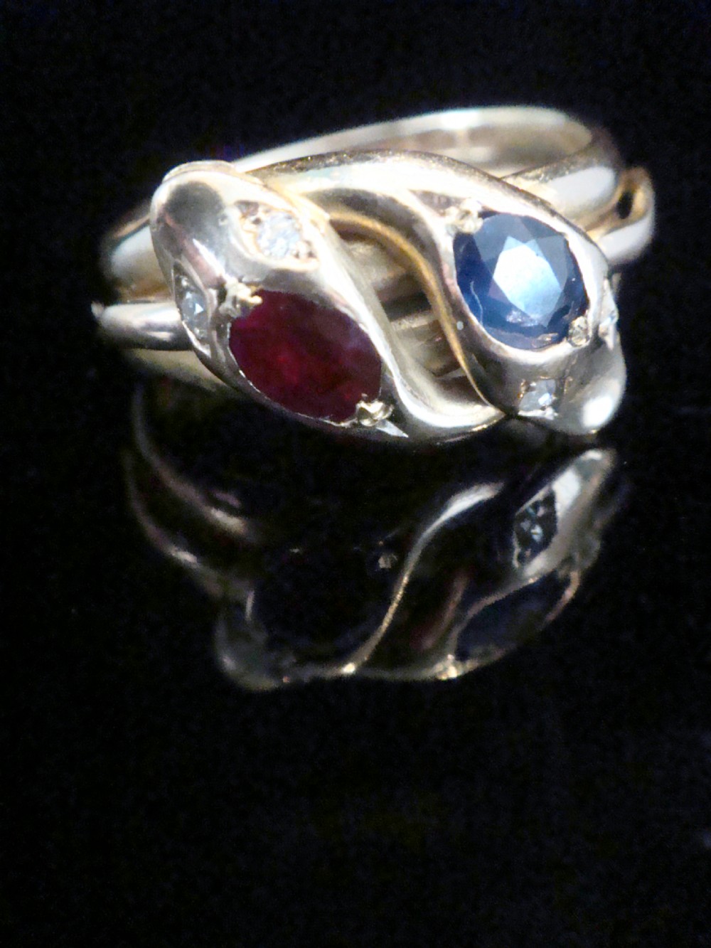 VICTORIAN 18CT RUBY SAPPHIRE AND OLD CUT DIAMOND DOUBLE SNAKE RING RING SIZE P