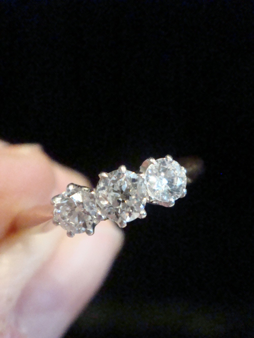 EDWARDIAN  18CT YELLOW GOLD 3 STONE OLD CUT DIAMOND  0.35CT RING View II