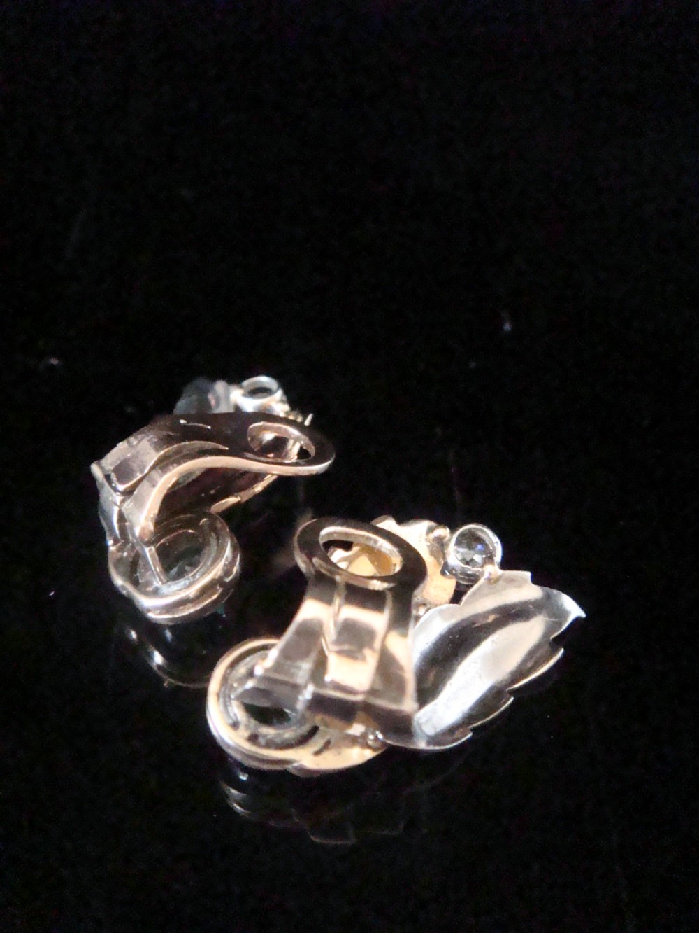 RETRO 18CT BLUE ZIRCON AND DIAMOND CLIP EARRINGS View III