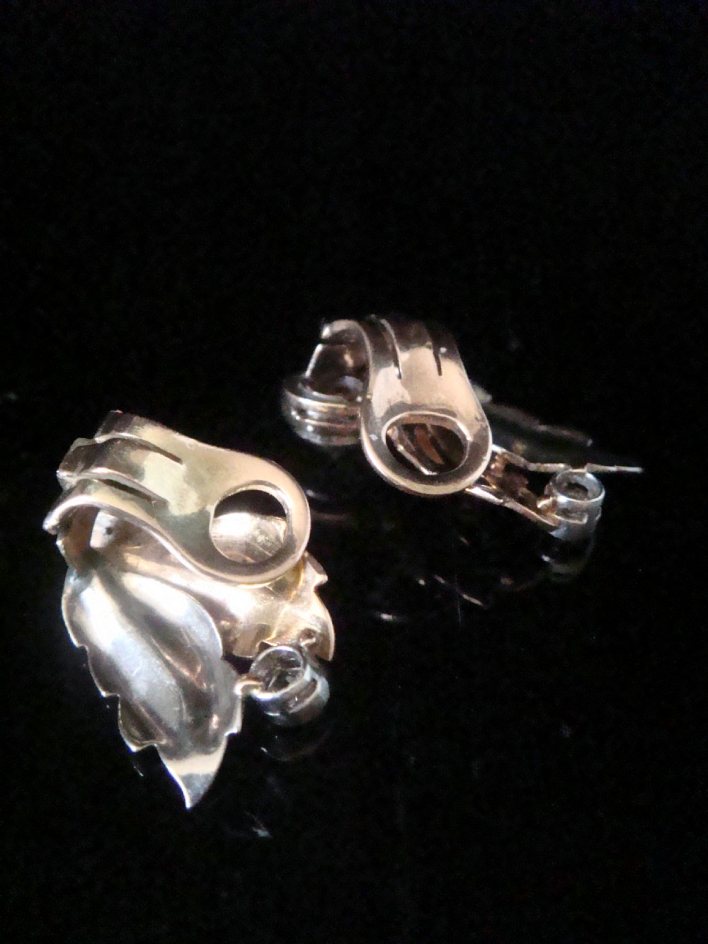 RETRO 18CT BLUE ZIRCON AND DIAMOND CLIP EARRINGS View IV