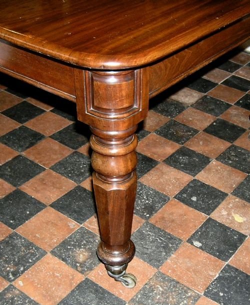 fig 1. Victorian 10 Seat Dining Table