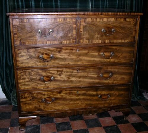 Geo III Mahogany Chest of Drawers