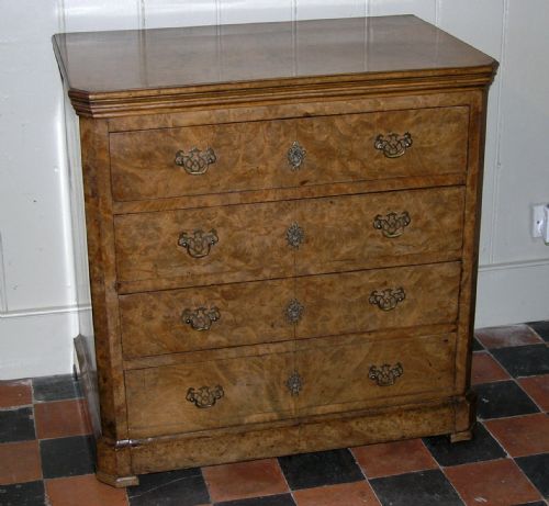 Small 19th Cent Walnut Chest of Drawers