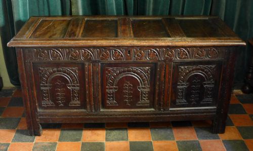 Good 17th Cent Oak Coffer